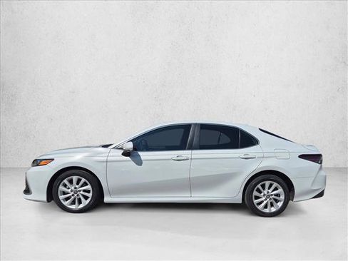 Used 2022 Toyota Camry LE FWD image 8