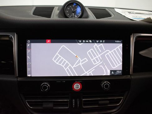 New 2026 Porsche Macan image 28