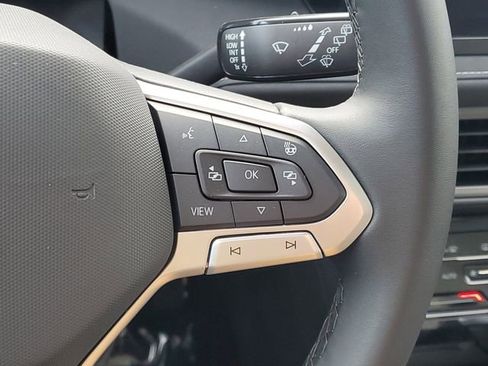 New 2026 Volkswagen Taos SE FWD image 16
