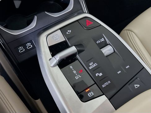 Used 2025 BMW X2 xDrive28i w/ Convenience Package image 24