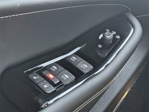 New 2025 Jeep Grand Cherokee Overland w/ Trailer Tow Package image 25