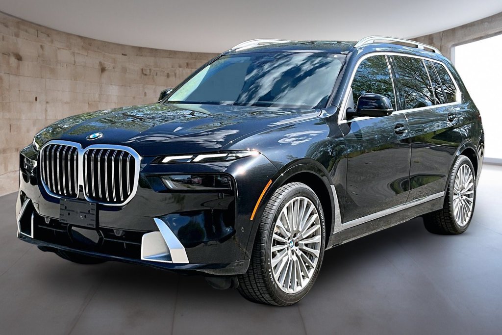 Used 2025 BMW X7 xDrive40i w/ Premium Package AWD/4WD image 13