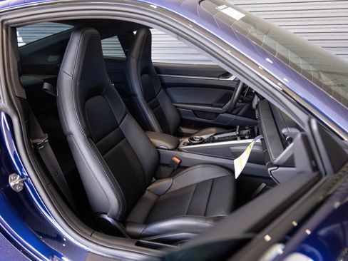 Used 2025 Porsche 911 Carrera image 28