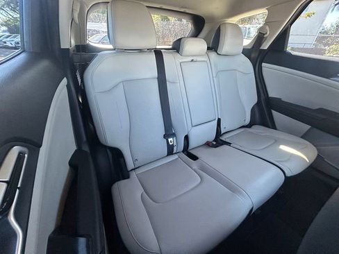 Used 2024 Kia Sportage EX FWD image 28