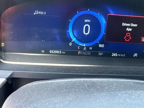Used 2020 Ford Explorer Platinum w/ Premium Technology Package AWD/4WD image 4