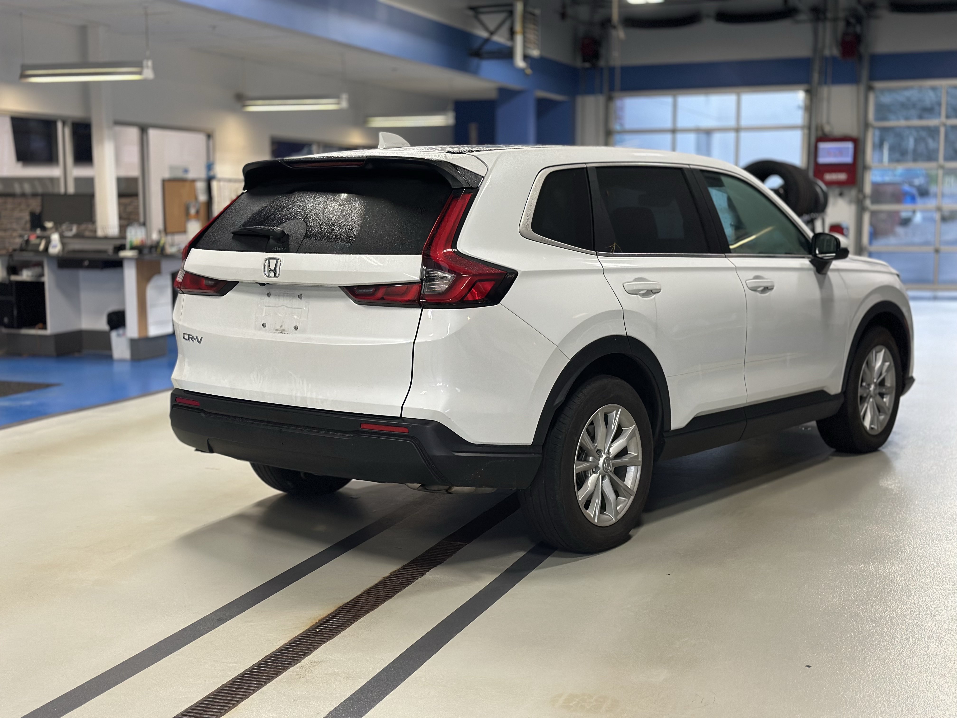 Used 2024 Honda CR-V EX image 5