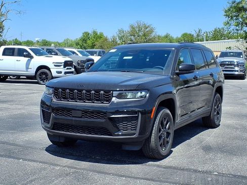 New 2026 Jeep Grand Cherokee L 4WD image 2