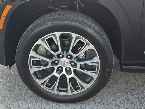 Used 2026 GMC Yukon XL Denali w/ Denali Reserve Package RWD image 10
