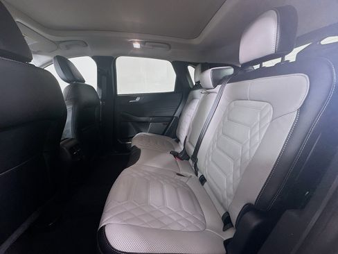 Used 2023 Ford Escape SE w/ PHEV Premium Package image 28