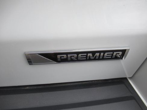 Used 2018 Chevrolet Tahoe Premier AWD/4WD image 14