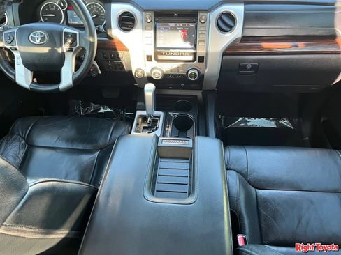 Used 2017 Toyota Tundra Limited w/ Limited Premium Package AWD/4WD image 17