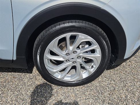 Certified 2023 Chevrolet Bolt EUV LT image 10