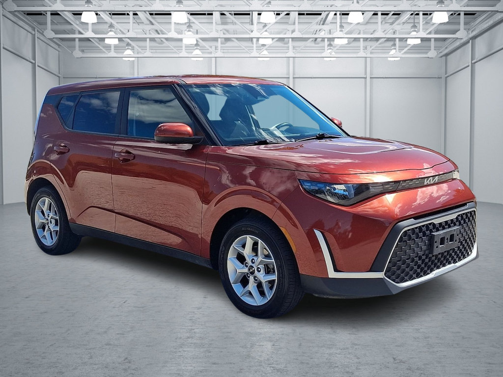 Used 2024 Kia Soul LX w/ LX Technology Package FWD image 6