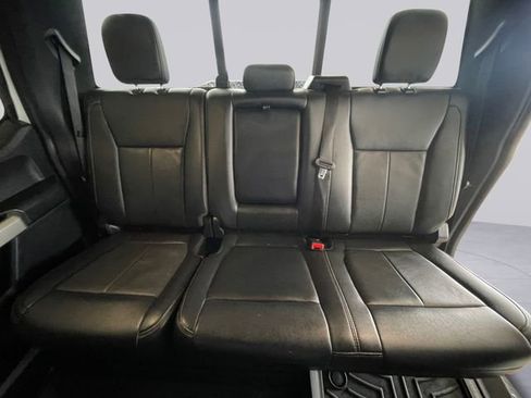 Used 2022 Ford F250 Lariat w/ Black Appearance Package image 16