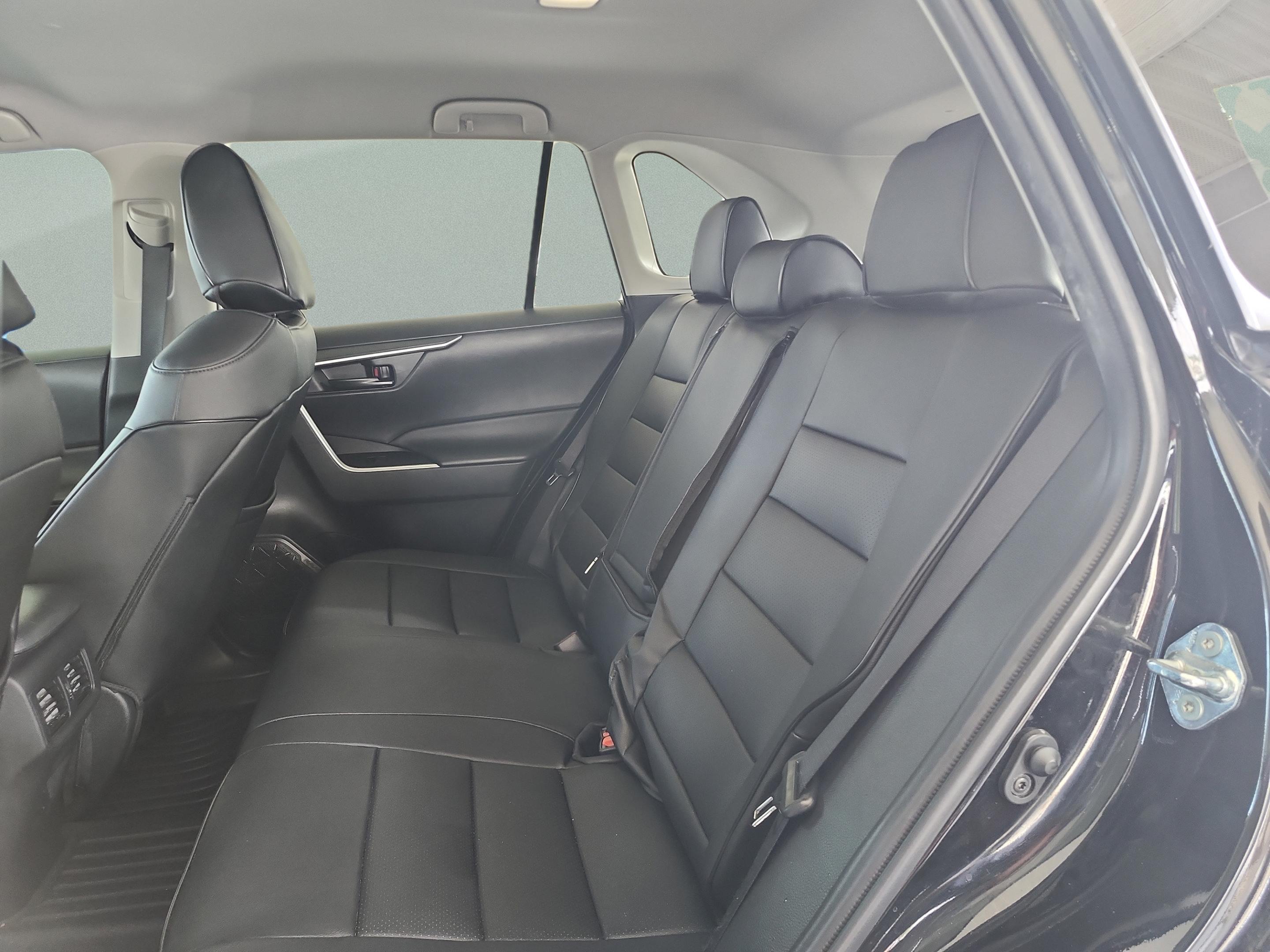 Used 2025 Toyota RAV4 LE FWD image 17