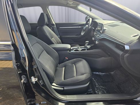 Used 2023 Nissan Altima 2.5 SV FWD image 30