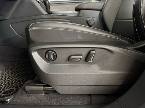 Used 2023 Volkswagen Atlas SE image 13