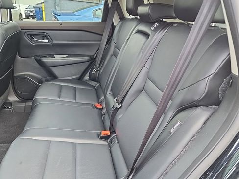 Used 2023 Nissan Rogue SV w/ SV Premium Package image 13