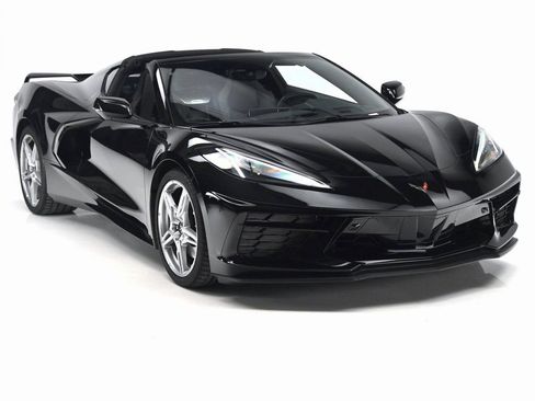 Used 2023 Chevrolet Corvette Stingray w/ Z51 Performance Package image 3