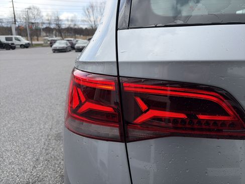 Used 2024 Volkswagen Taos S image 7