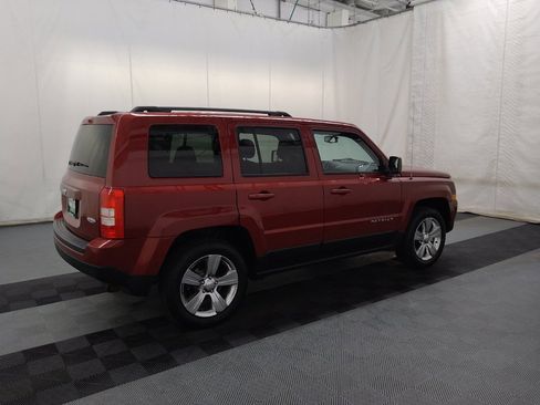 Used 2014 Jeep Patriot Latitude AWD/4WD image 10