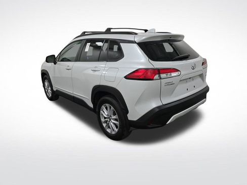 Used 2023 Toyota Corolla Cross LE image 6