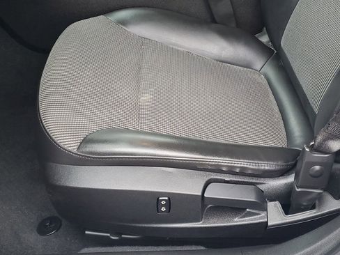 Used 2016 Chevrolet Malibu LT image 12