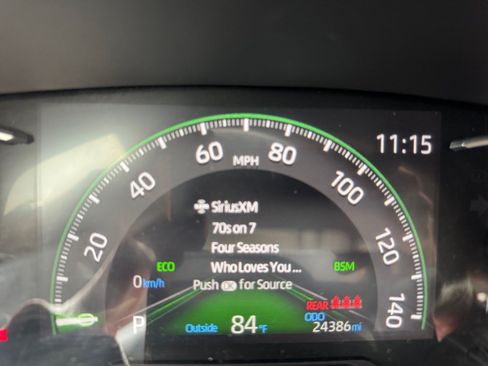 Used 2025 Toyota RAV4 XLE FWD image 11