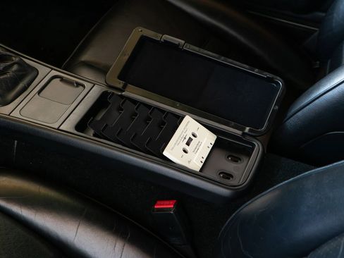 Used 1989 Porsche 944 Turbo image 75