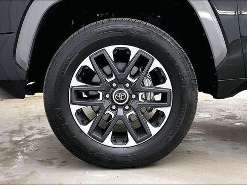 Used 2024 Toyota Tundra Limited image 10