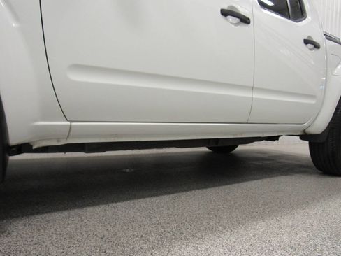 Used 2019 Nissan Frontier SV w/ Value Truck Package AWD/4WD image 19