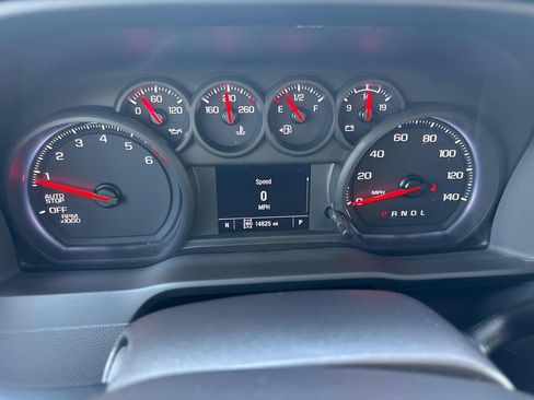 Used 2025 Chevrolet Silverado 1500 Custom Trail Boss w/ Turbomax Blackout Package AWD/4WD image 17