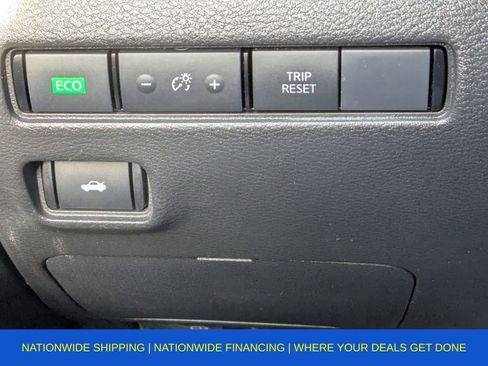 Used 2025 Nissan Sentra SV image 39