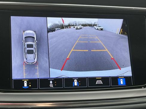 Used 2024 Buick Enclave Premium image 17