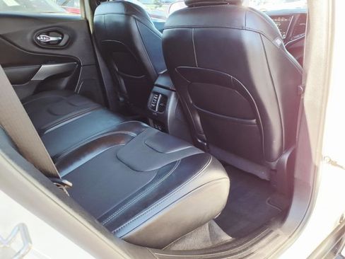 Used 2021 Jeep Cherokee Latitude Lux w/ Comfort/Convenience Group image 13