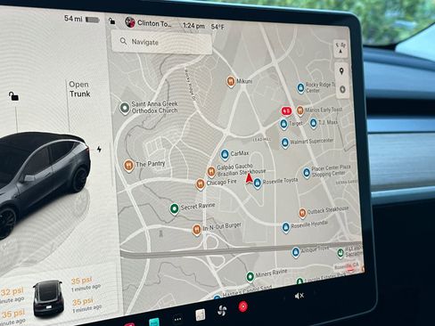 Used 2022 Tesla Model Y Performance image 21