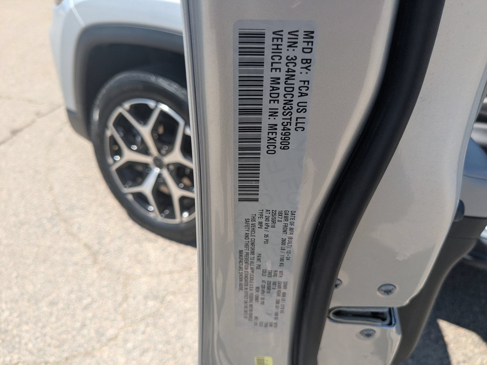 Used 2025 Jeep Compass Limited AWD/4WD image 38