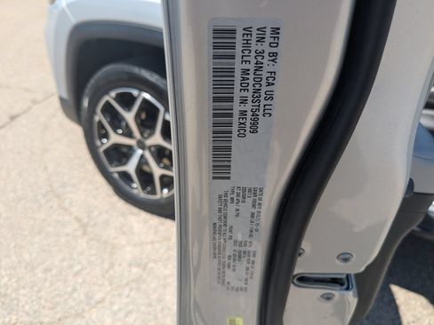 Used 2025 Jeep Compass Limited AWD/4WD image 38