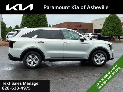 New 2026 Kia Sorento LX FWD image 6