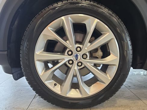 Used 2023 Ford Explorer Platinum w/ Technology Package AWD/4WD image 13