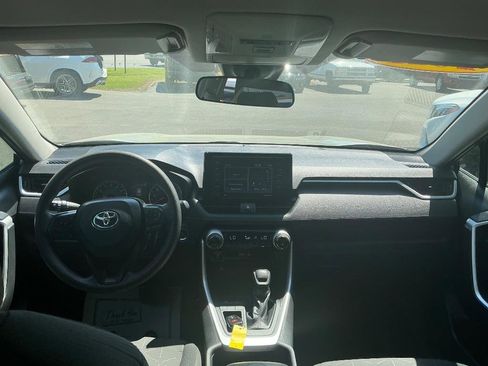 Used 2021 Toyota RAV4 XLE FWD image 12