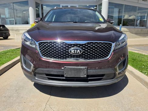 Used 2016 Kia Sorento LX AWD/4WD image 2
