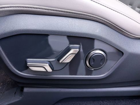 Used 2024 Kia EV9 Wind image 21