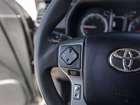 Used 2022 Toyota 4Runner Limited AWD/4WD image 17