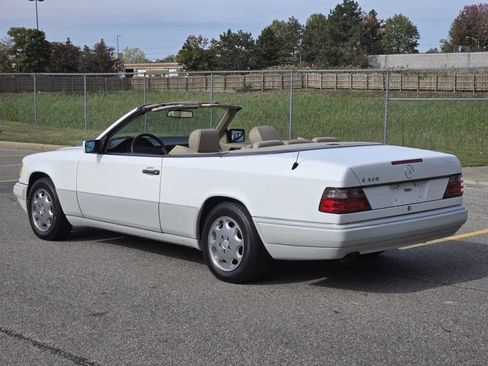 Used 1995 Mercedes-Benz E 320 Convertible image 21