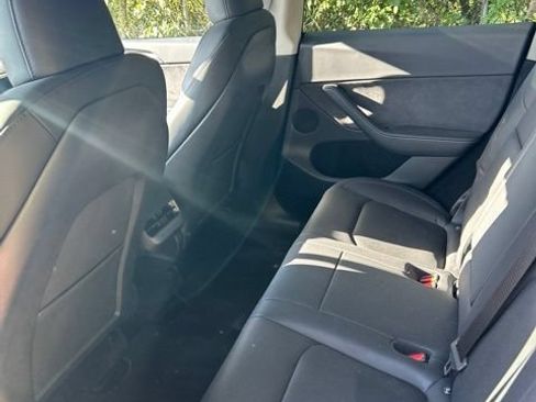 Used 2023 Tesla Model Y Long Range AWD/4WD image 5