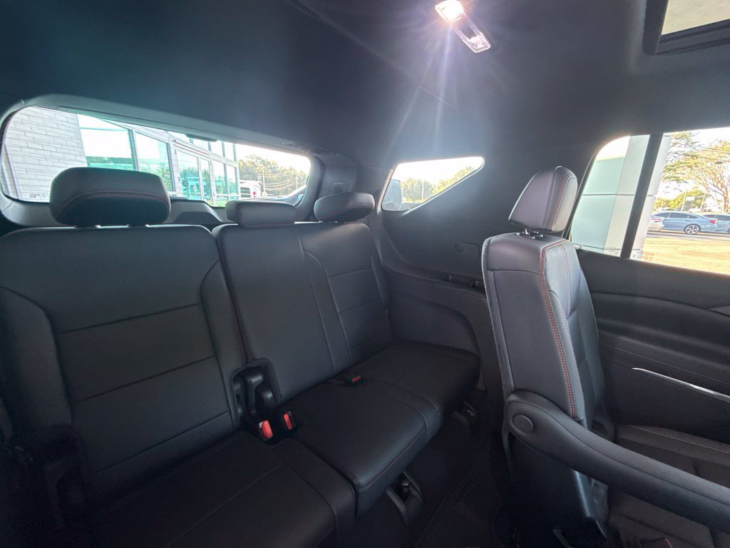 Used 2026 Chevrolet Traverse RS w/ LPO, Floor Liner Package FWD image 41
