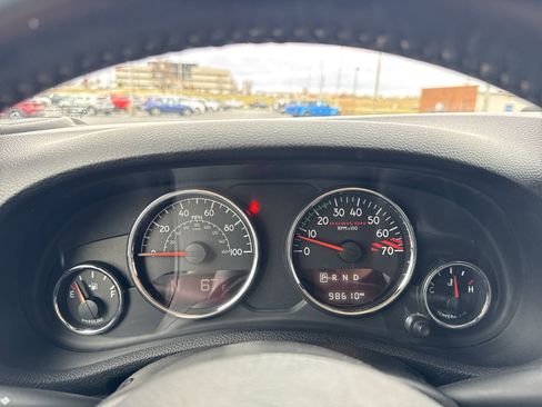 Used 2017 Jeep Wrangler Unlimited Rubicon image 13