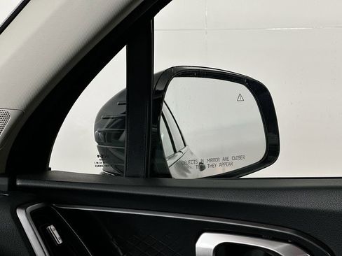 Used 2023 Kia Sorento LX image 23