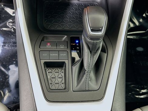 Used 2024 Toyota RAV4 XLE Premium image 21